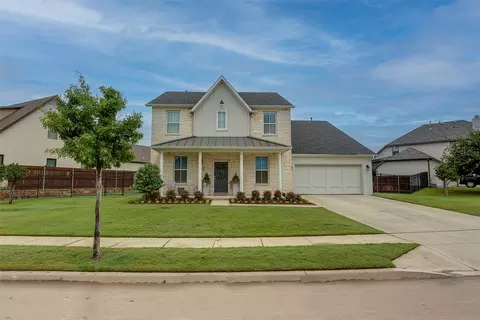 533 Trailrider Rd, Fort Worth, TX 76114