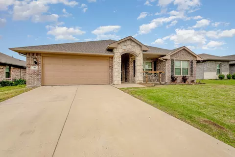 Exterior - 146 Willowbend Loop, Mabank, TX 75156 photo 3 of 7