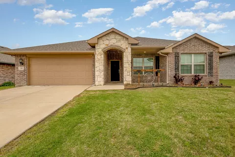 Exterior - 146 Willowbend Loop, Mabank, TX 75156 photo 4 of 7