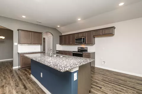 Kitchen - 146 Willowbend Loop, Mabank, TX 75156 photo 2 of 4
