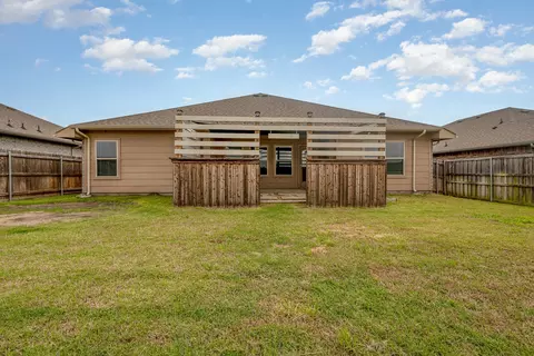 Exterior - 146 Willowbend Loop, Mabank, TX 75156 photo 5 of 7