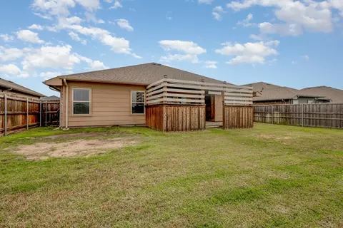 Exterior - 146 Willowbend Loop, Mabank, TX 75156 photo 6 of 7