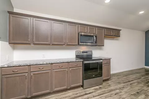 Kitchen - 146 Willowbend Loop, Mabank, TX 75156 photo 4 of 4