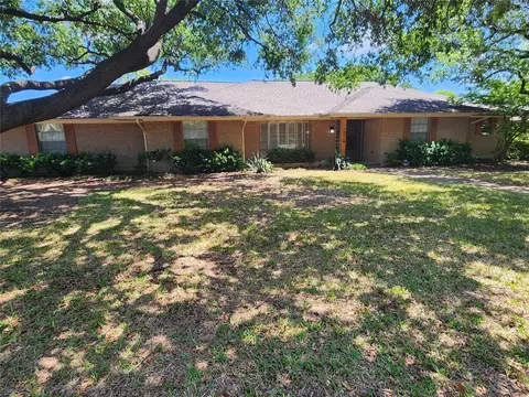 10318 Pensive Dr, Dallas, TX 75229