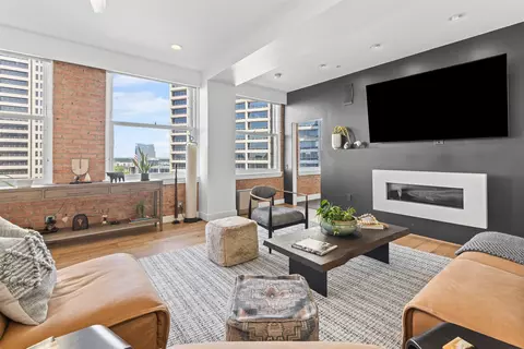 411 W 7th St #704, Fort Worth, TX 76102