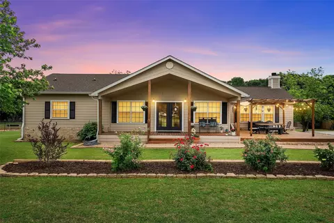 240 Barker Ln, Waco, TX 76705