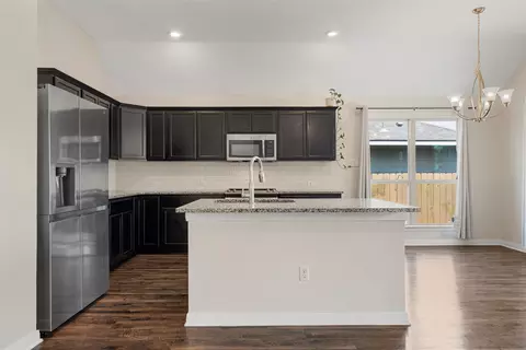 10205 Biltmore Dr, Waco, TX 76708 photo 4