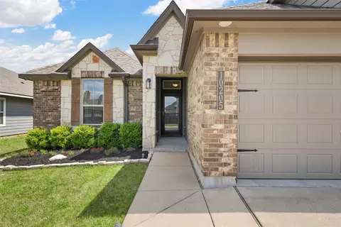 10205 Biltmore Dr, Waco, TX 76708 photo 2