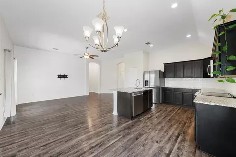 10205 Biltmore Dr, Waco, TX 76708 photo 3