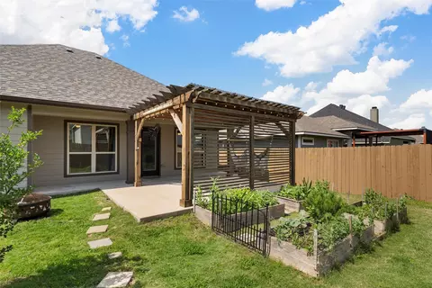 10205 Biltmore Dr, Waco, TX 76708 photo 5