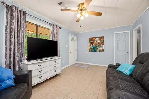 Living - 108 Garrett Loop, Winnfield, LA 71483 photo 1 of 2