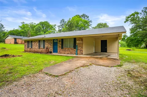 Exterior - 108 Garrett Loop, Winnfield, LA 71483 photo 4 of 7