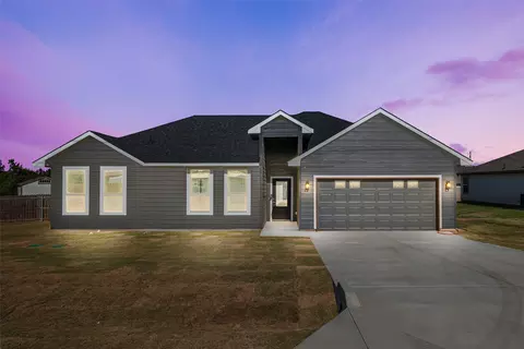 2215 Meteor Trl, Granbury, TX 76048
