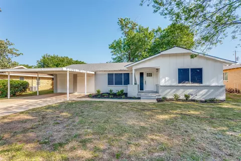 424 Patricia Rd, Hurst, TX 76053