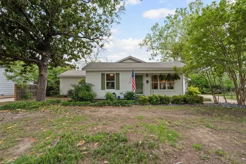 4829 Red Oak Ln, River Oaks, TX 76114