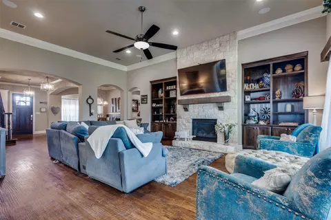 Living - 408 Nora Ln, Argyle, TX 76226 photo 1 of 2