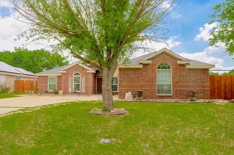 200 Meadowside Dr, Mansfield, TX 76063