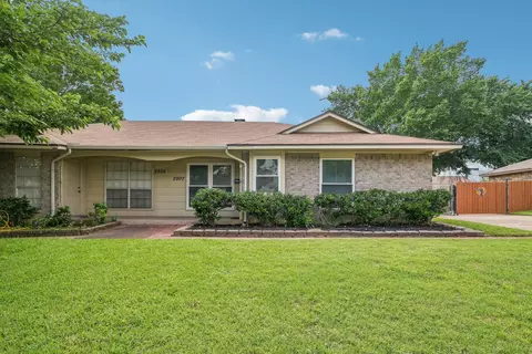 2907 Penny Ln, Euless, TX 76039