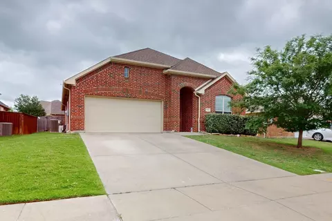 5012 Spruce St, Krum, TX 76249