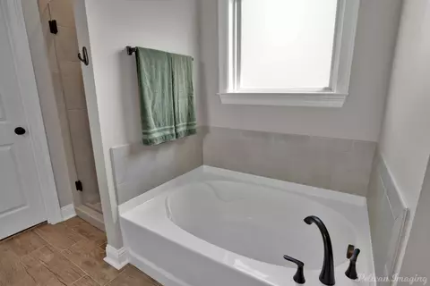 Bath - 101 Brimestone Loop, Benton, LA 71006 photo 5 of 6