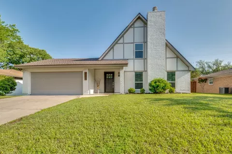 1321 Storm Dr, Bedford, TX 76022