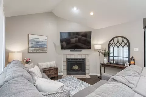 3201 Whatley Dr, Garland, TX 75043