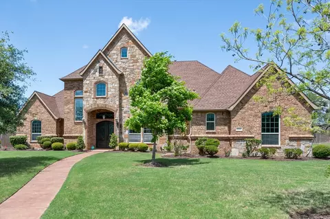 1038 Falcon Nest Dr, Kennedale, TX 76060
