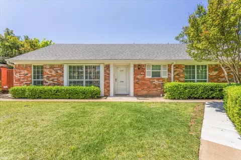 1059 Roaring Springs Rd, Fort Worth, TX 76114