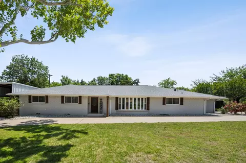 942 Channing Cir, Dallas, TX 75224