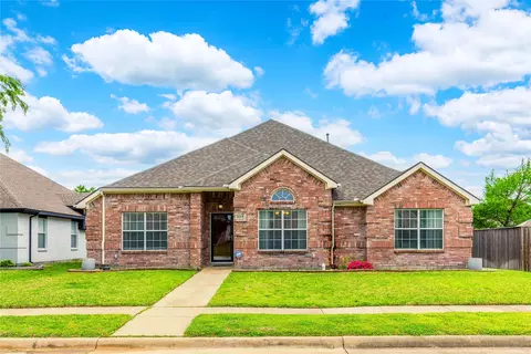 309 Newport Dr, Van Alstyne, TX 75495