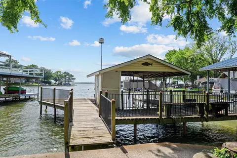 156 King Arthur Rd, Mabank, TX 75156