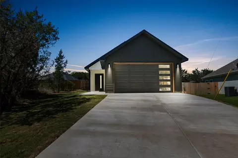 2609 Santiago Dr, Granbury, TX 76048