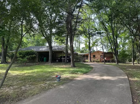 103 Longhorn Dr, Palestine, TX 75801