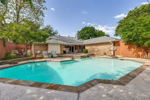 2221 Cliffside Dr, Plano, TX 75023