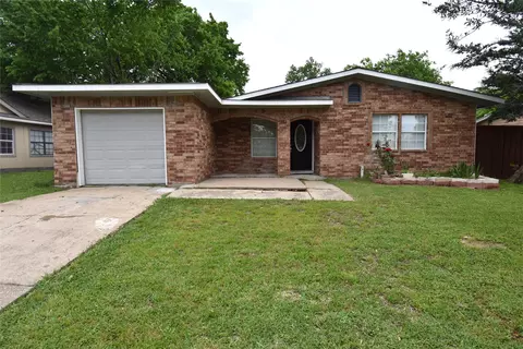 523 E Ridgewood Dr, Garland, TX 75041