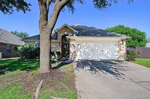 5319 Fig Tree Ln, Grand Prairie, TX 75052