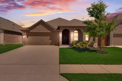 11225 Klondike Ln, Aubrey, TX 76227