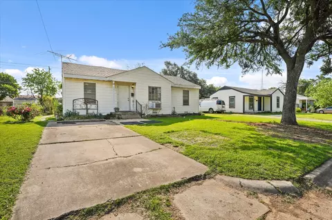 721 Scott Dr, Arlington, TX 76012