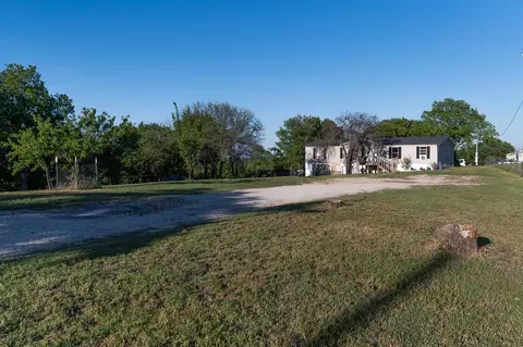 165 Rock Salt Dr, Springtown, TX 76082
