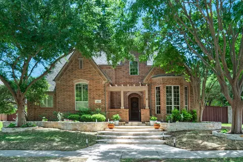 905 Greystone Dr, Allen, TX 75013