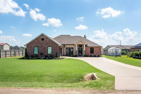 Exterior - 306 E Pine St, Mabank, TX 75147 photo 5 of 6