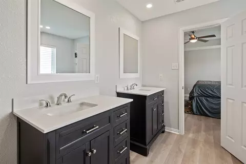 Bath - 306 E Pine St, Mabank, TX 75147 photo 2 of 4