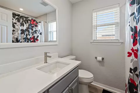 Bath - 306 E Pine St, Mabank, TX 75147 photo 4 of 4