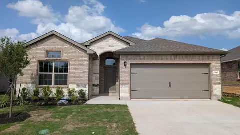 1017 Traction Trl, Cleburne, TX 76031