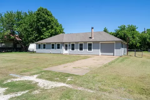 917 Charles Ct, Granbury, TX 76049