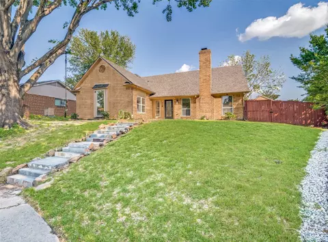718 Angle Ridge Cir, Garland, TX 75043