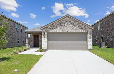 1055 Clear Dusk Ln, Forney, TX 75126