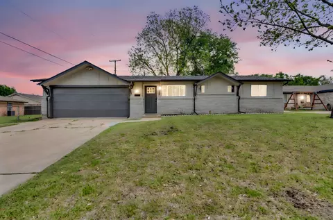 705 SW Sundown Trl, Burleson, TX 76028