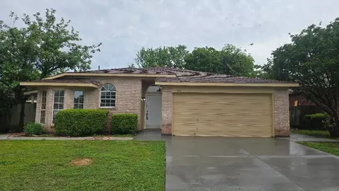 1805 Gainsborough Way, Fort Worth, TX 76134