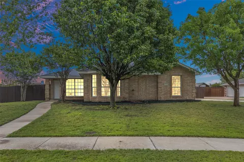 1004 Cowboy Ct, Murphy, TX 75094